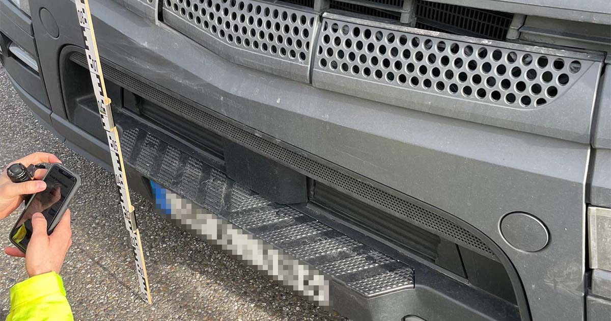 Schadensaufnahe auf der Autobahn