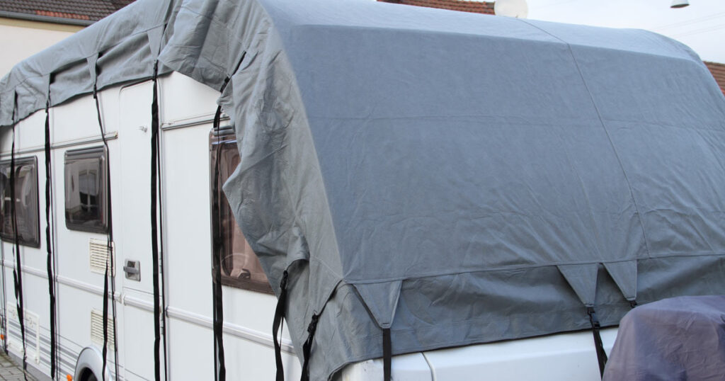 Hagelschaden am Wohnwagen vermeiden